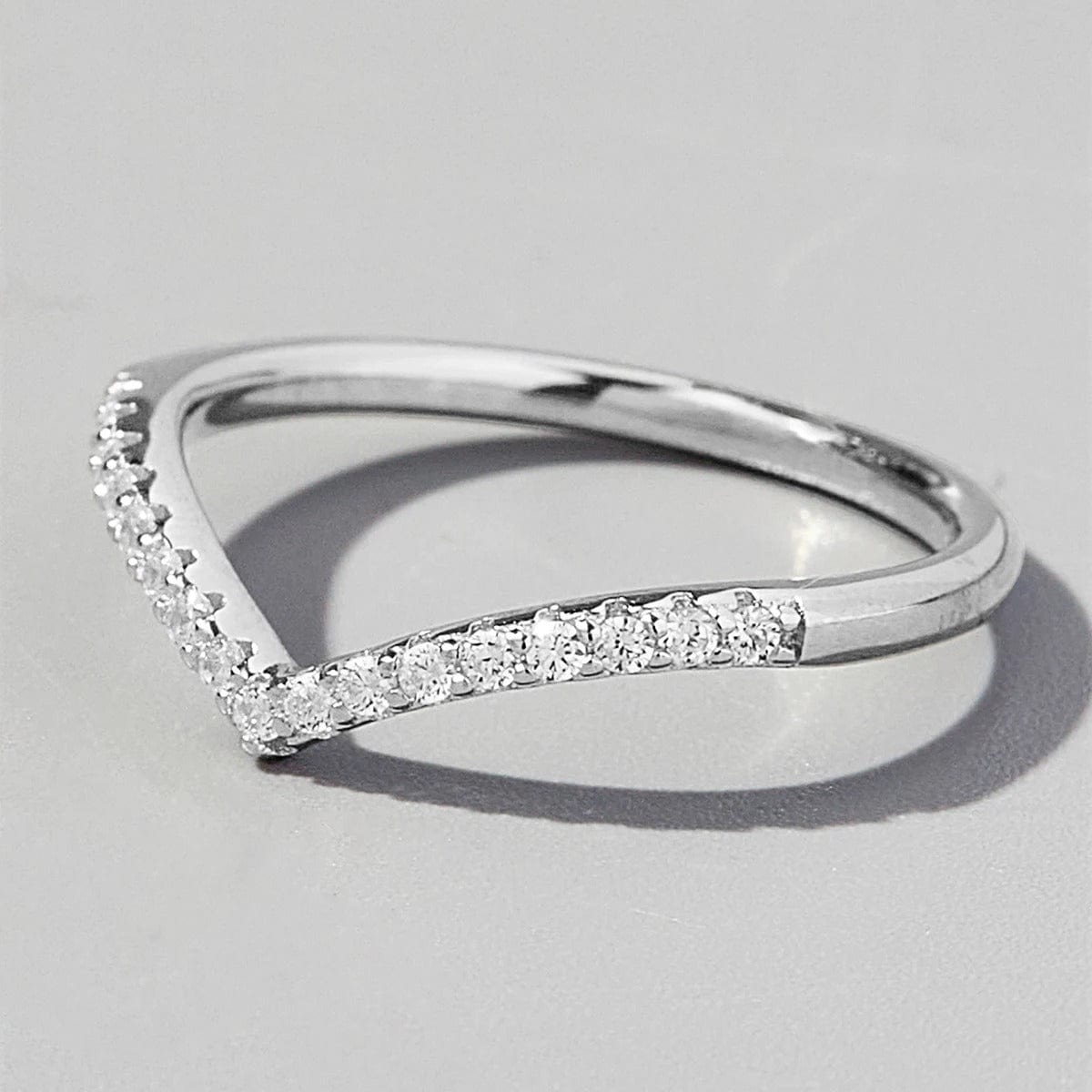 J'ador Paris Rings V-Shape Ring