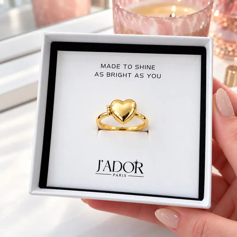The Amour Photo Ring in the J'ador Paris gift box
